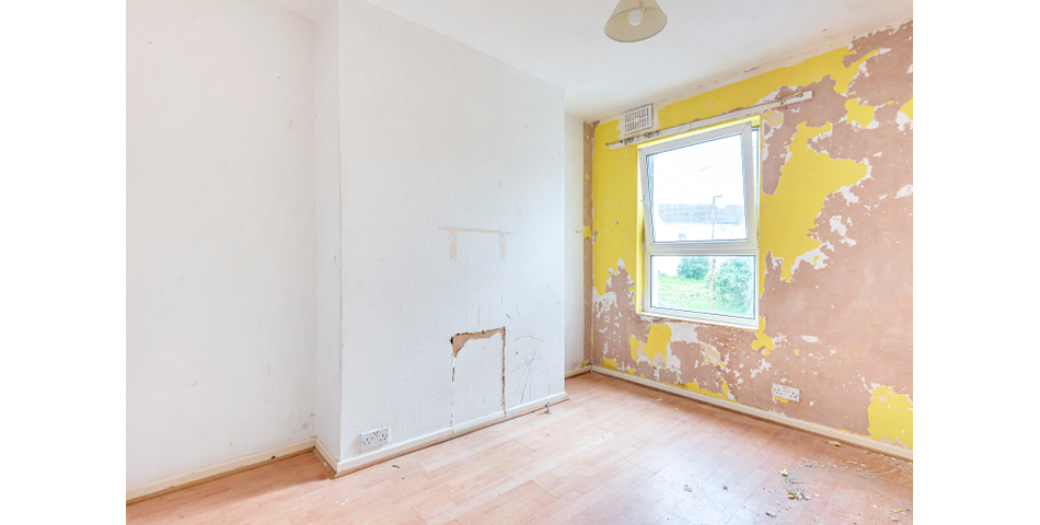 Centrally Located, for providing easy access to the neighbouring towns of Plympton & Plymstock