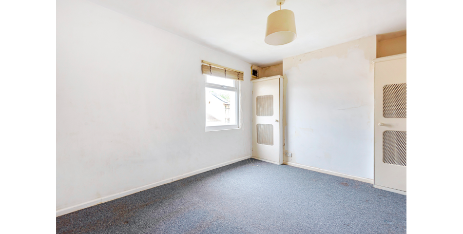 Centrally Located, for providing easy access to the neighbouring towns of Plympton & Plymstock