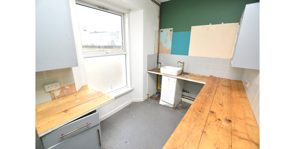 FOR SALE VIA BRADLEYS ONLINE AUCTION 11AM 25TH AUGUST 2023. VIRTUAL TOUR AVAILABLE.