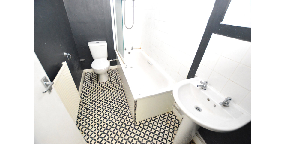 FOR SALE VIA BRADLEYS ONLINE AUCTION 11AM 25TH AUGUST 2023. VIRTUAL TOUR AVAILABLE.