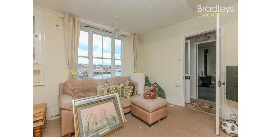 2 Harbour View, Green Rocks, Newlyn, TR18 5JZ