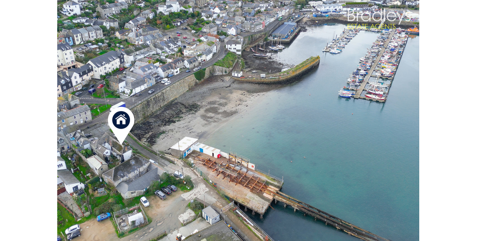 2 Harbour View, Green Rocks, Newlyn, TR18 5JZ