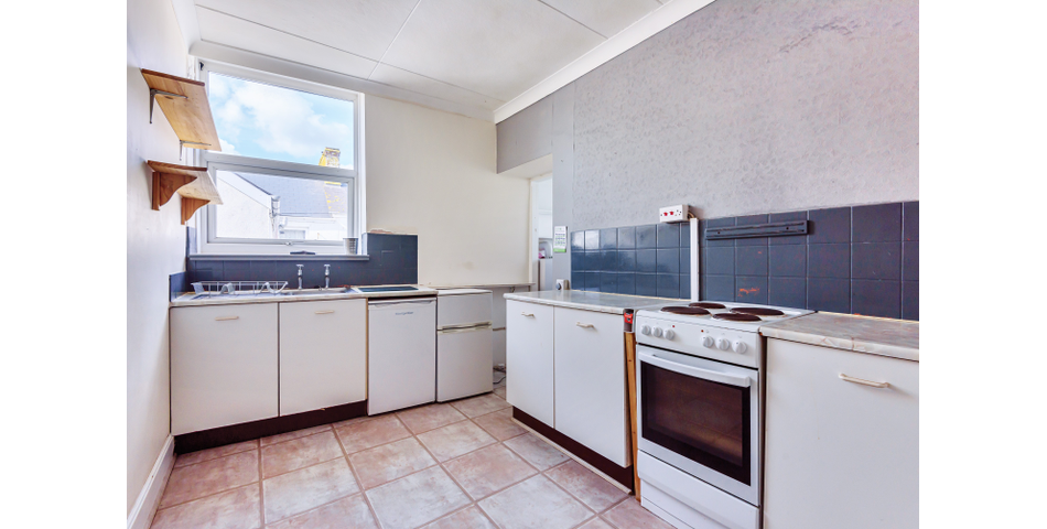 Within walking distance to Penzance Promenade!
