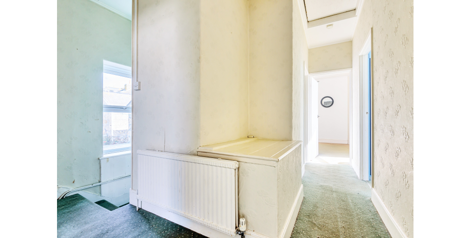 Within walking distance to Penzance Promenade!