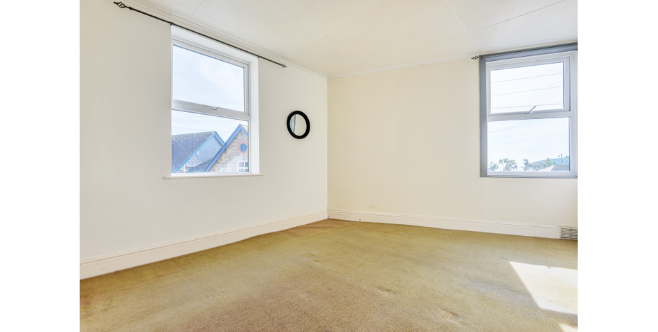 Within walking distance to Penzance Promenade!