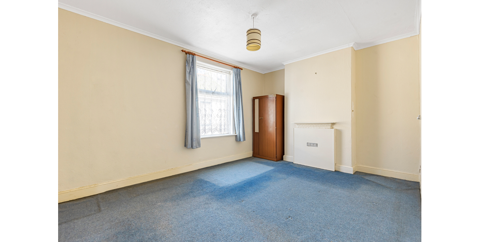 Terraced Home in Popular Penzance Location! 