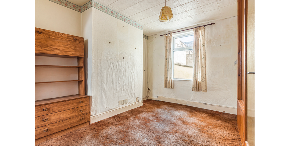 Terraced Home in Popular Penzance Location! 
