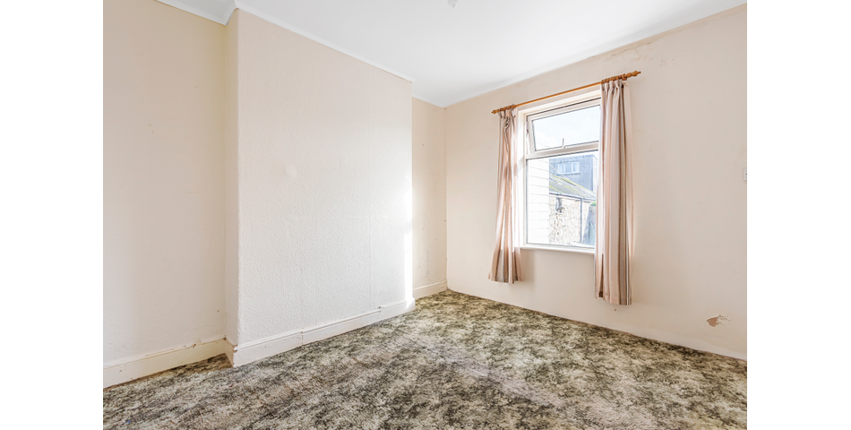 Terraced Home in Popular Penzance Location! 