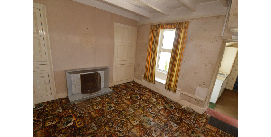 2 BEDROOM HOUSE IN NEED OF MODERNISATION