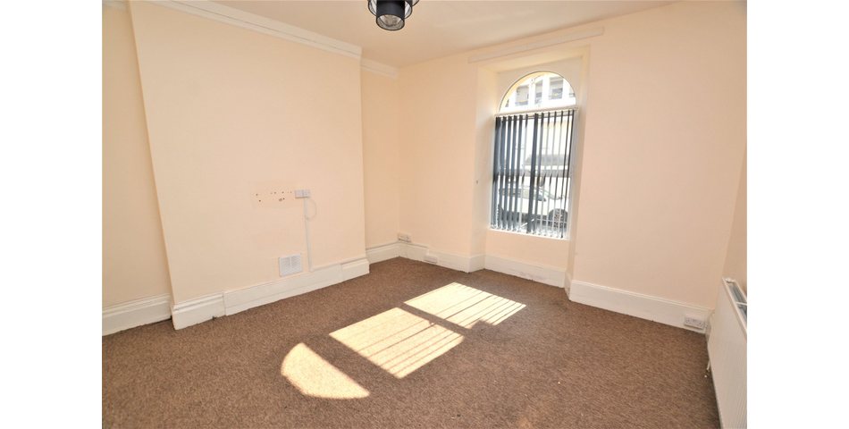 FOR SALE VIA BRADLEYS ONLINE AUCTION 10AM 26TH OCTOBER 2021. VIRTUAL TOUR AVAILABLE.