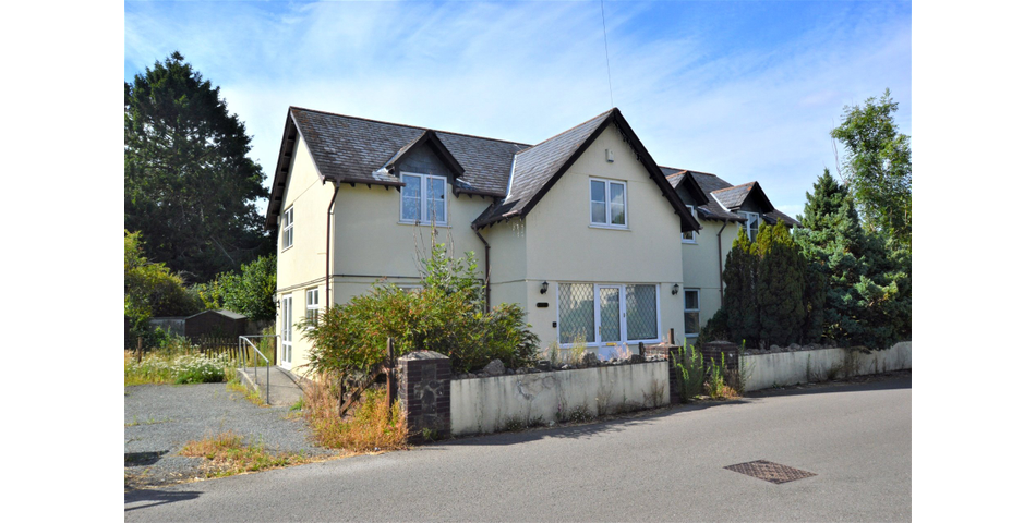 FOR SALE VIA BRADLEYS ONLINE AUCTION 12PM 14TH OCTOBER. VIRTUAL TOUR AVAILABLE!