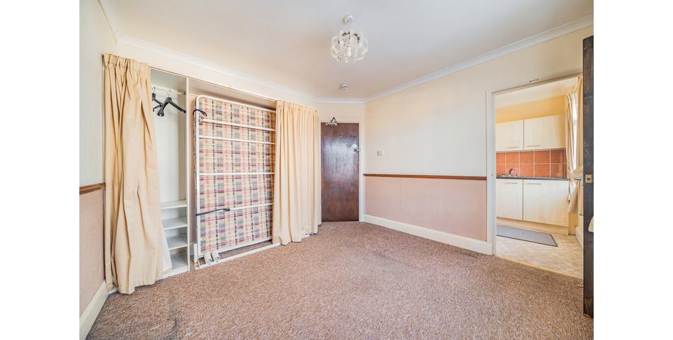 A Flexible Family Home Currently Set As 5 Units