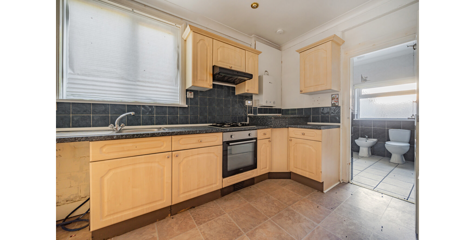 A Flexible Family Home Currently Set As 5 Units