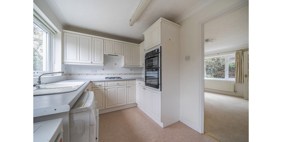 2 bedroom semi-detached home with garden and parking in Bovey Tracey