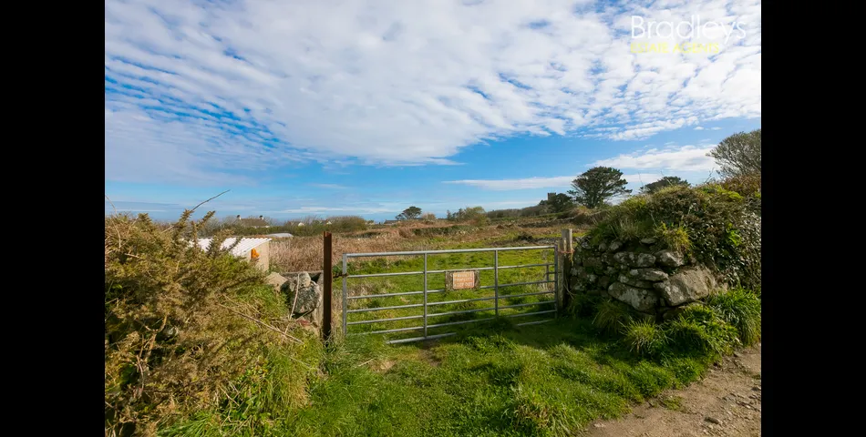 Land In Pendeen With Outbuilding 