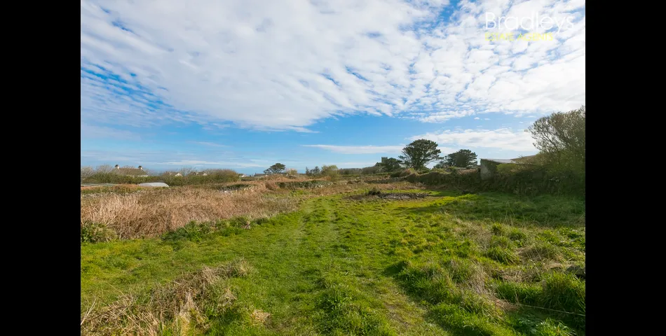 Land In Pendeen With Outbuilding 