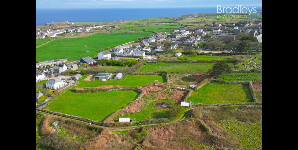 Land In Pendeen With Outbuilding 