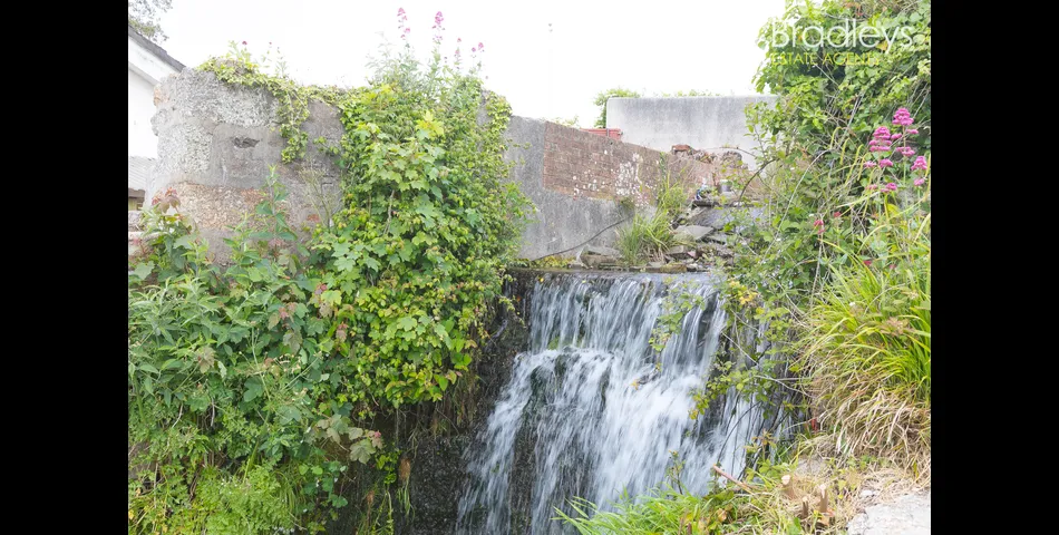 2 Bedroom Semi Detached. 