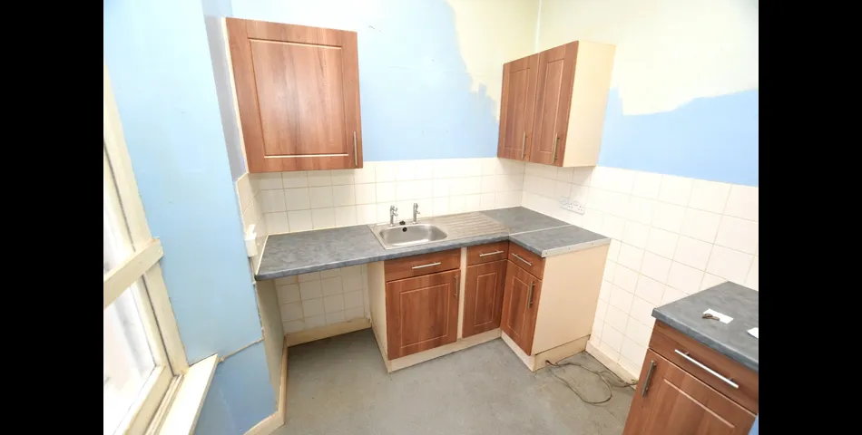 FOR SALE VIA BRADLEYS ONLINE AUCTION 11AM 28TH JANUARY 2025.