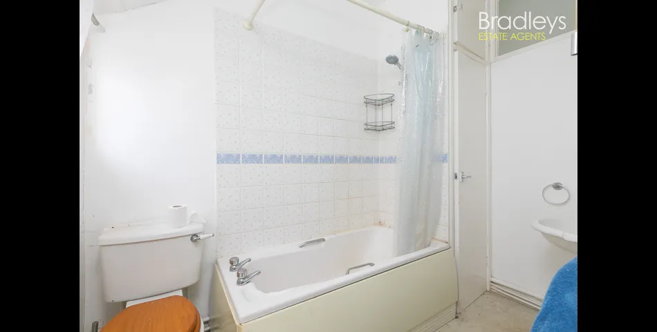 2 Harbour View, Green Rocks, Newlyn, TR18 5JZ