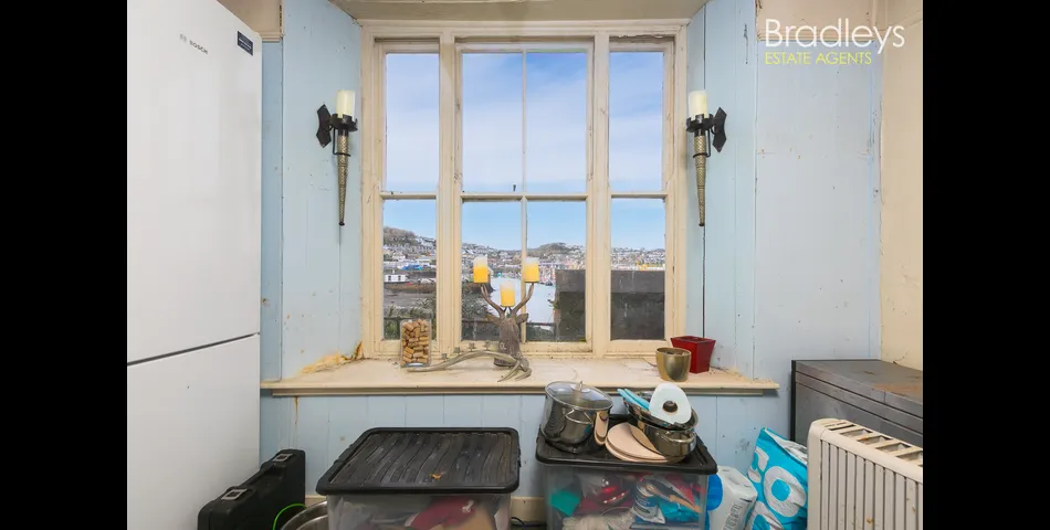 2 Harbour View, Green Rocks, Newlyn, TR18 5JZ