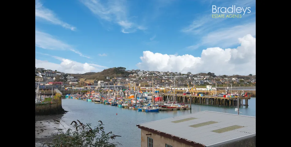2 Harbour View, Green Rocks, Newlyn, TR18 5JZ