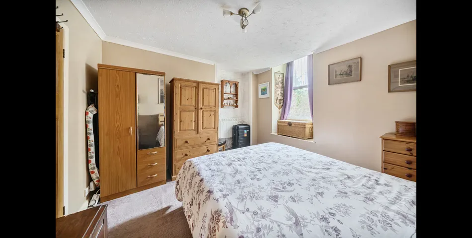 1 Bedroom Maisonette With Private Garden