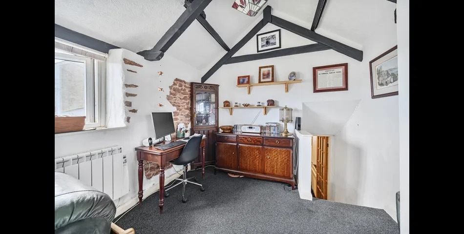 1 Bedroom Maisonette With Private Garden