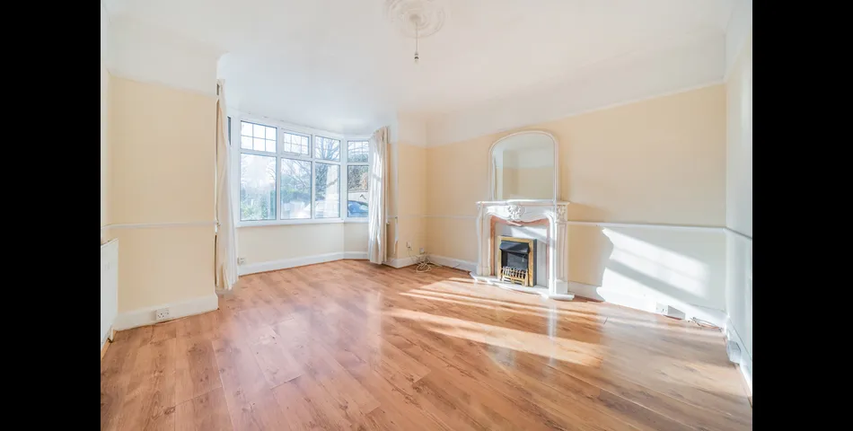 A Flexible Family Home Currently Set As 5 Units