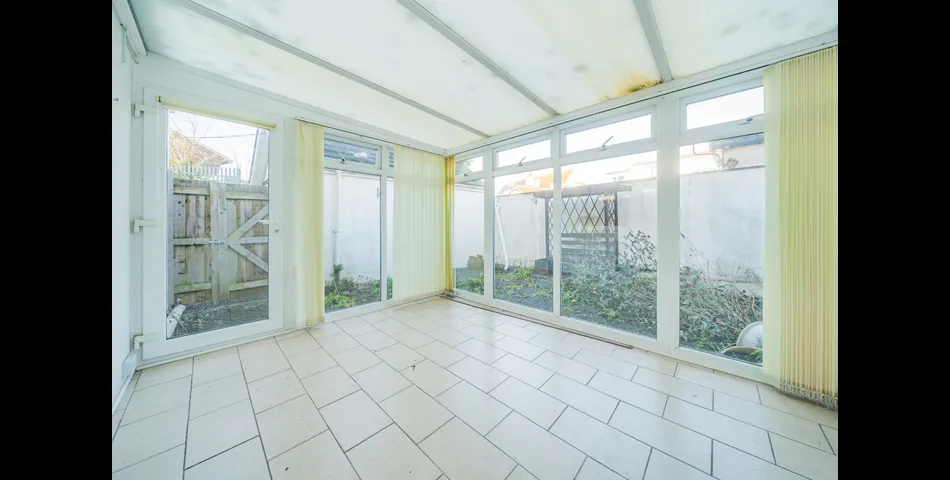 A Flexible Family Home Currently Set As 5 Units