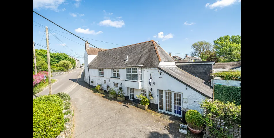 Two-Bedroom Apartment Above Commercial Unit in Mullion
