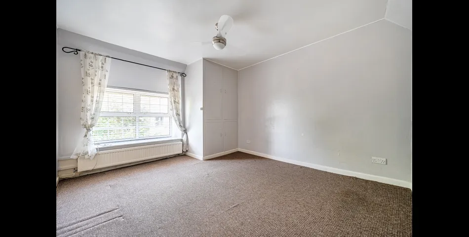 Two-Bedroom Apartment Above Commercial Unit in Mullion