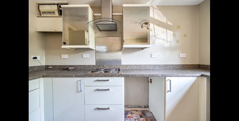 Two-Bedroom Apartment Above Commercial Unit in Mullion
