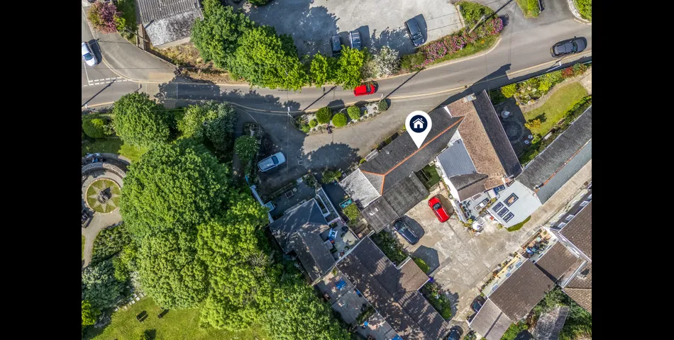 Two-Bedroom Apartment Above Commercial Unit in Mullion