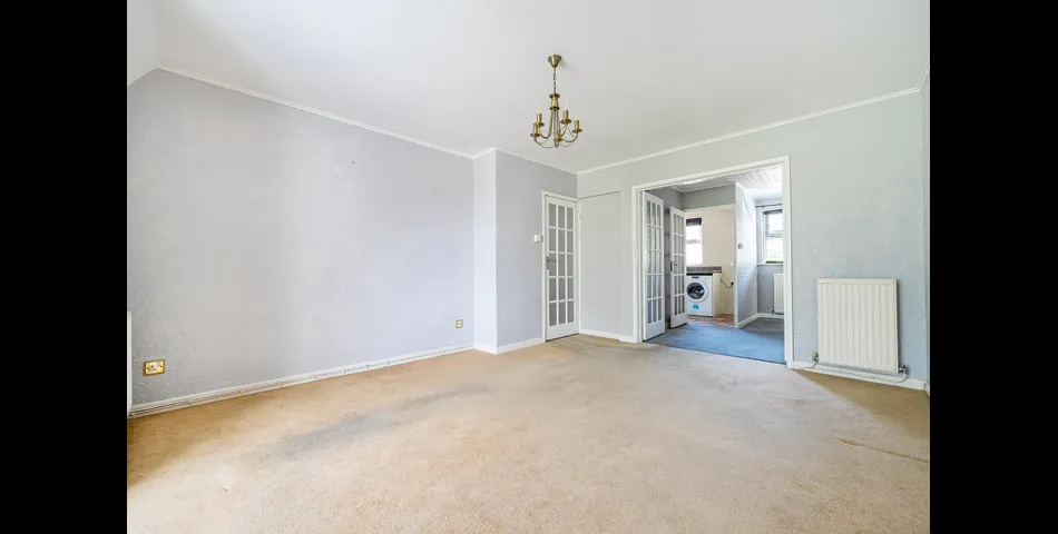 Two-Bedroom Apartment Above Commercial Unit in Mullion