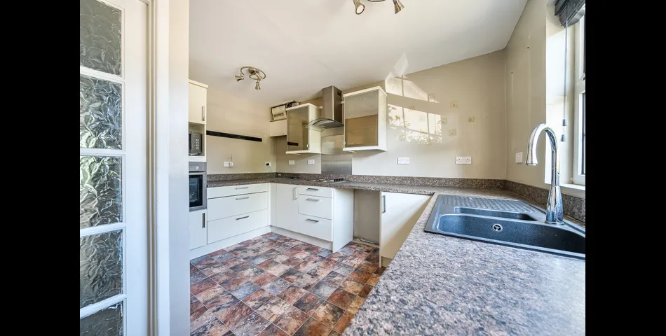 Two-Bedroom Apartment Above Commercial Unit in Mullion