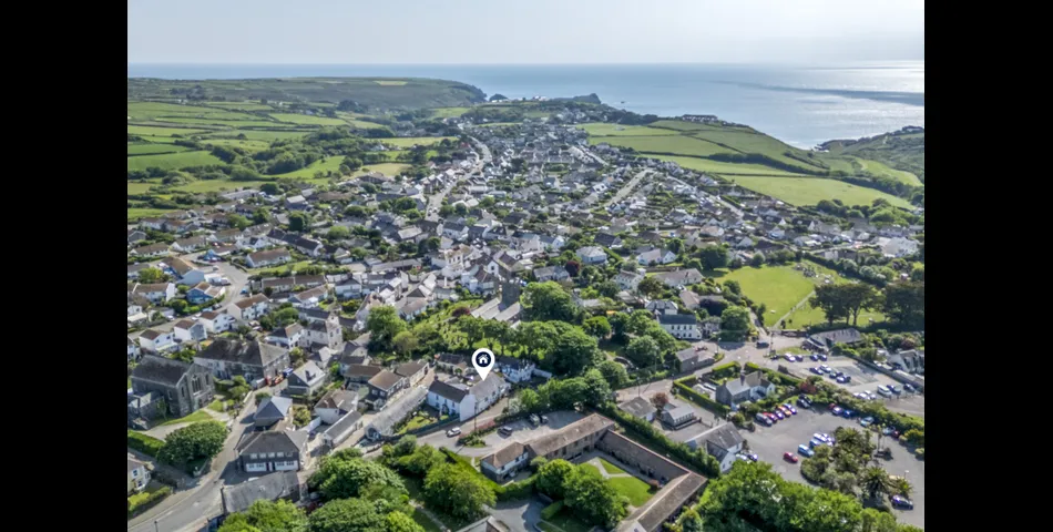 Two-Bedroom Apartment Above Commercial Unit in Mullion