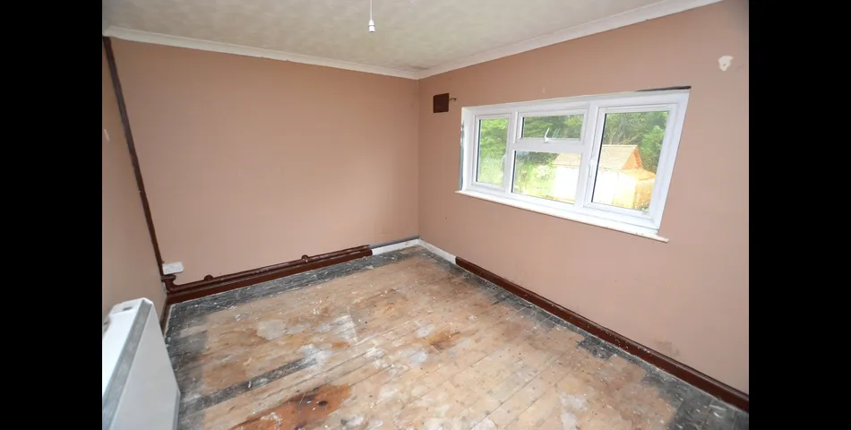 FOR SALE VIA BRADLEYS ONLINE AUCTION 3RD FEBRUARY 10AM 2025.