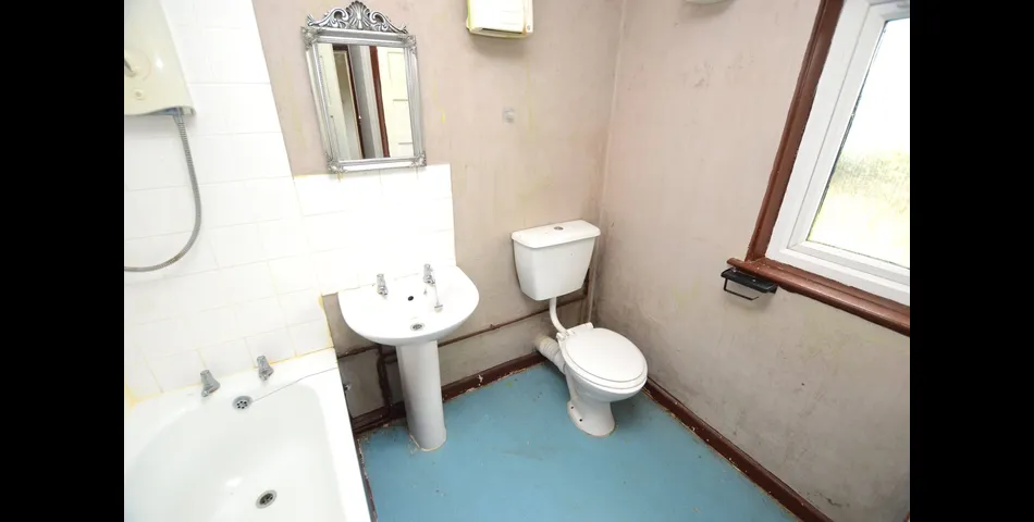 FOR SALE VIA BRADLEYS ONLINE AUCTION 3RD FEBRUARY 10AM 2025.