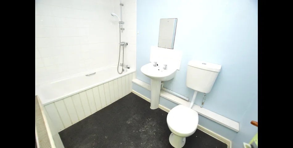 FOR SALE VIA BRADLEYS ONLINE AUCTION 12PM 26TH JUNE 2023. VIRTUAL TOUR AVAILABLE.