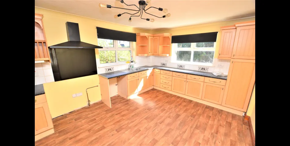 FOR SALE VIA BRADLEYS ONLINE AUCTION 12PM 14TH OCTOBER. VIRTUAL TOUR AVAILABLE!