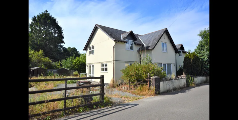 FOR SALE VIA BRADLEYS ONLINE AUCTION 12PM 14TH OCTOBER. VIRTUAL TOUR AVAILABLE!