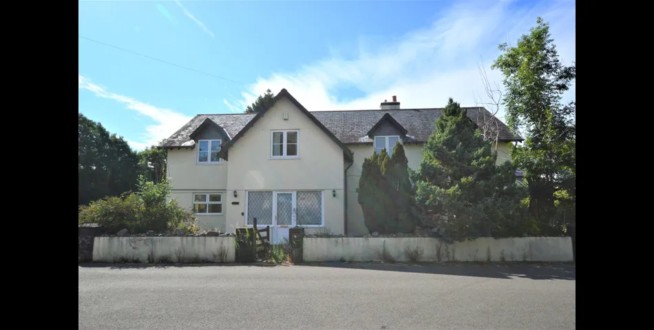 FOR SALE VIA BRADLEYS ONLINE AUCTION 12PM 14TH OCTOBER. VIRTUAL TOUR AVAILABLE!