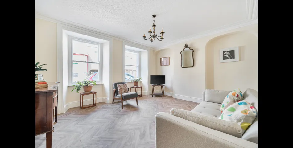 50 Meneage Street Helston. 3 Storey Period Property In Town Centre 
