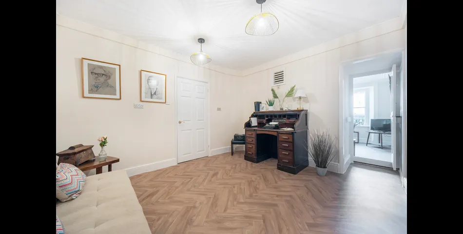 50 Meneage Street Helston. 3 Storey Period Property In Town Centre 