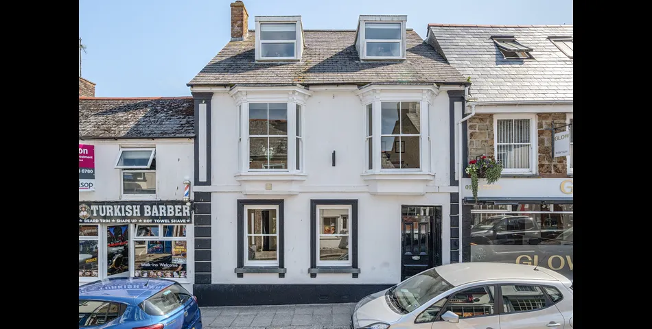 50 Meneage Street Helston. 3 Storey Period Property In Town Centre 