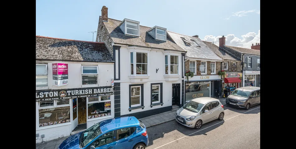 50 Meneage Street Helston. 3 Storey Period Property In Town Centre 
