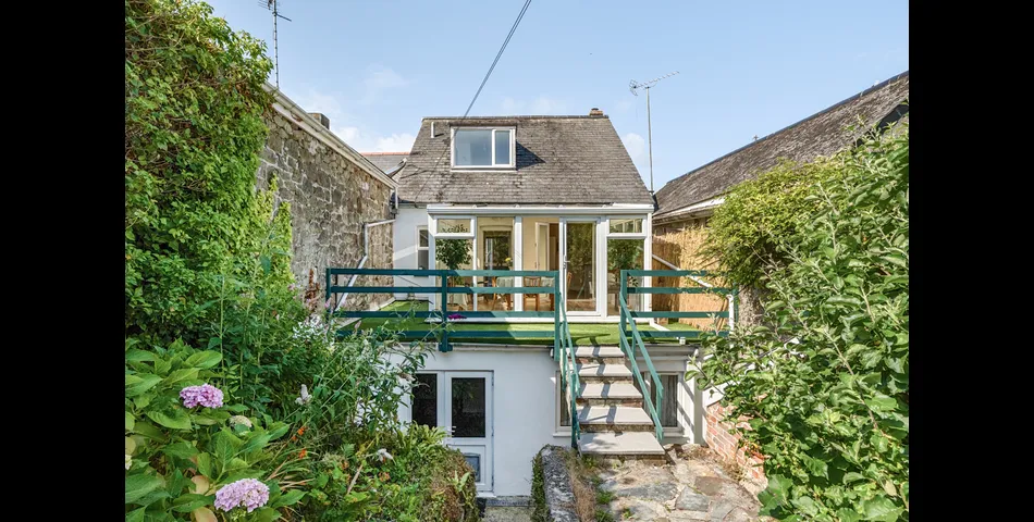 50 Meneage Street Helston. 3 Storey Period Property In Town Centre 