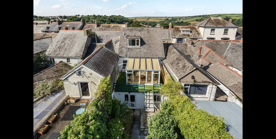 50 Meneage Street Helston. 3 Storey Period Property In Town Centre 