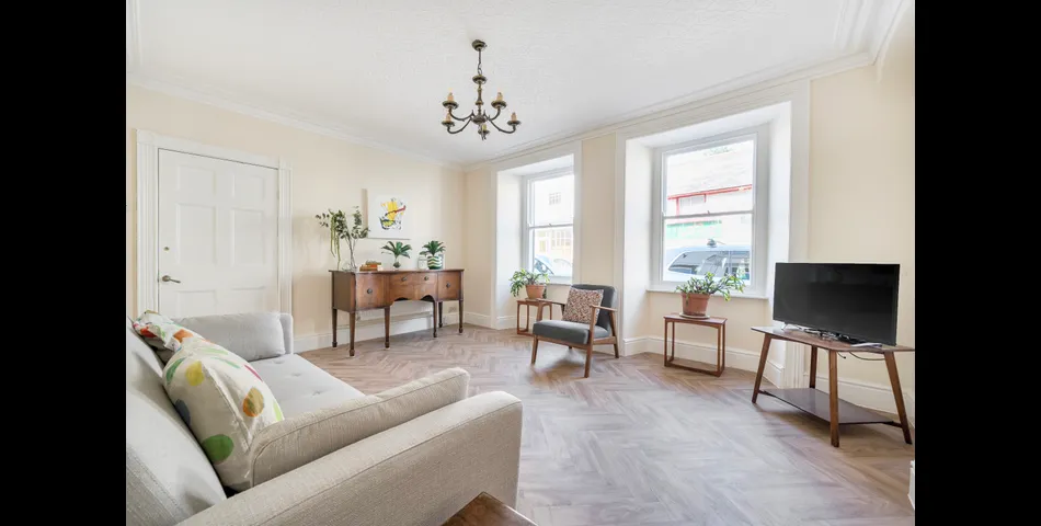 50 Meneage Street Helston. 3 Storey Period Property In Town Centre 